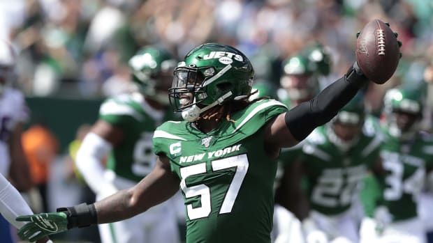 Jets LB C.J. Mosley recovers fumble